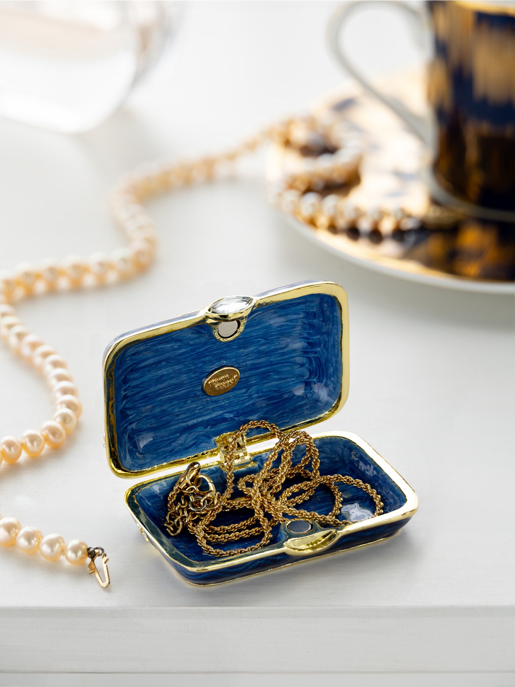 Keren Kopal Blue Box with Snake