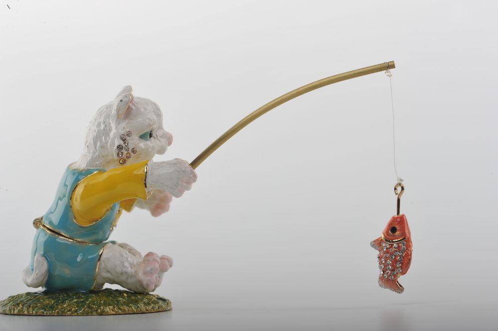 Keren Kopal Cat Fishing a Gold Fish