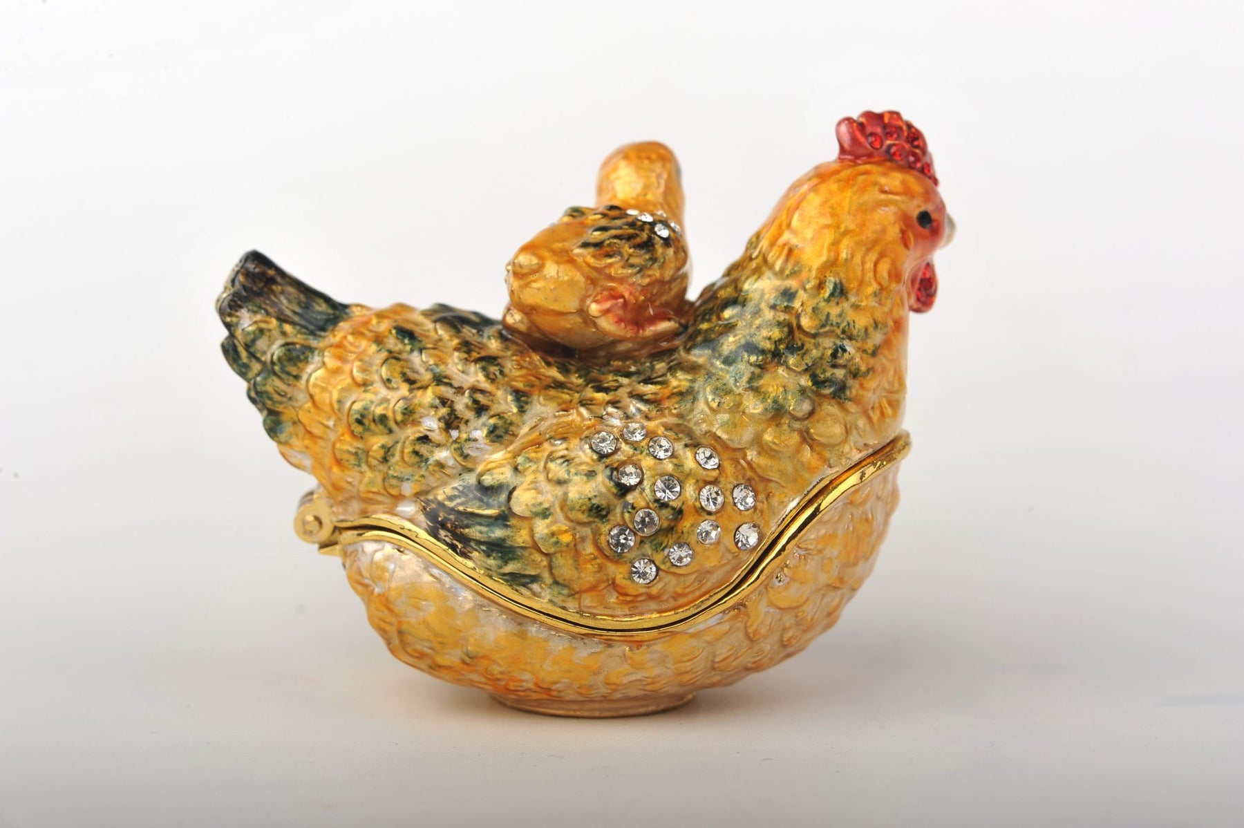 Keren Kopal Chick on a Chicken
