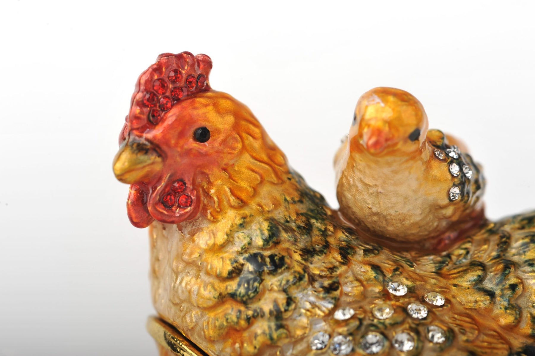 Keren Kopal Chick on a Chicken
