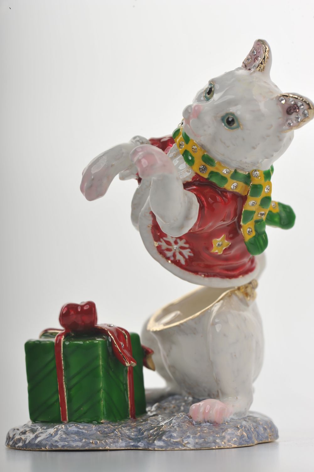 Keren Kopal Christmas Cat with Presents