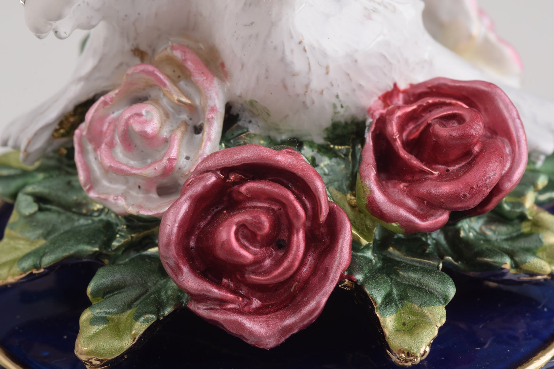 Keren Kopal Blue Box with Roses Decorated with Two White Doves