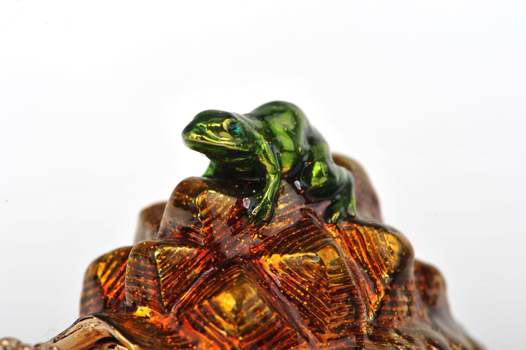 Keren Kopal Frog on a Turtle