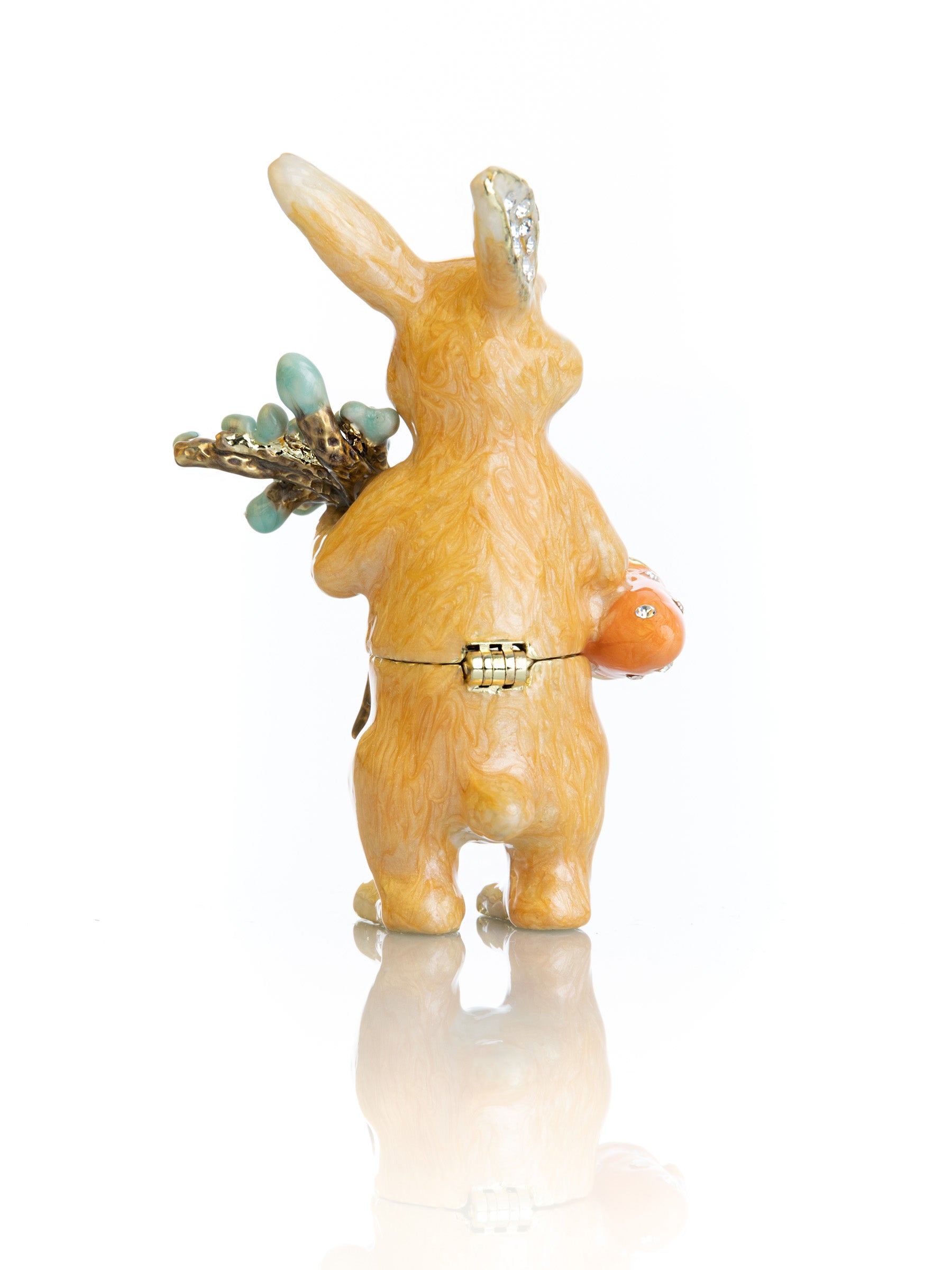 Keren Kopal Rabbit with carrot