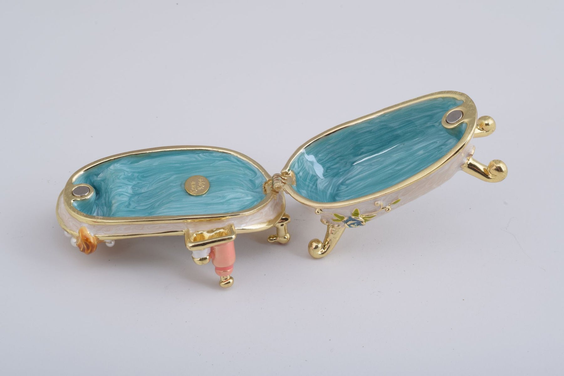 Keren Kopal Lady Cat Bath