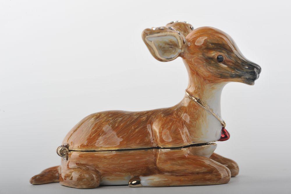 Keren Kopal Sitting Bambi