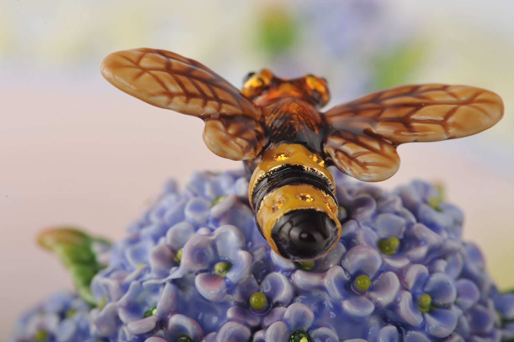 Keren Kopal Trinket Plate with a Bee