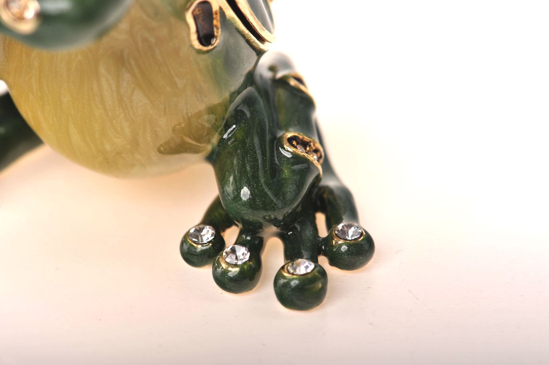 Keren Kopal Frog Playing the Saxophone