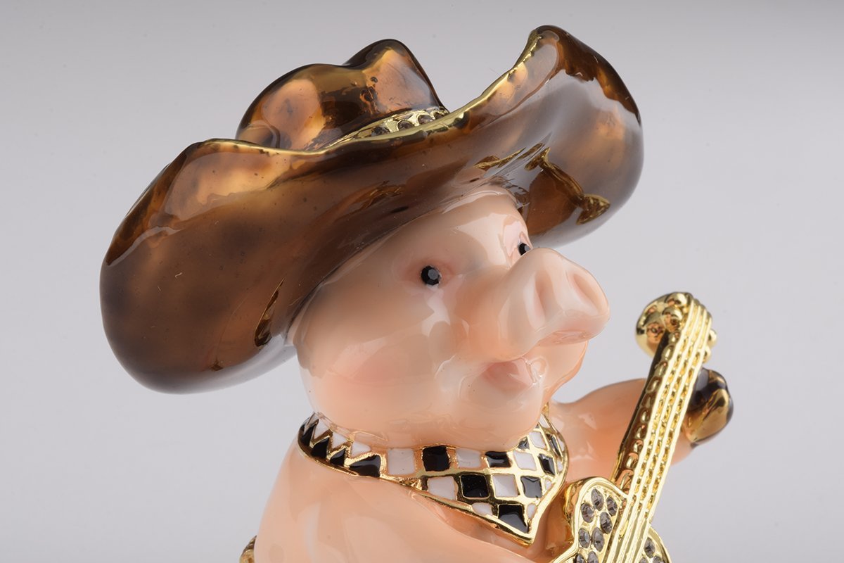 Keren Kopal Pig Playing Guitar