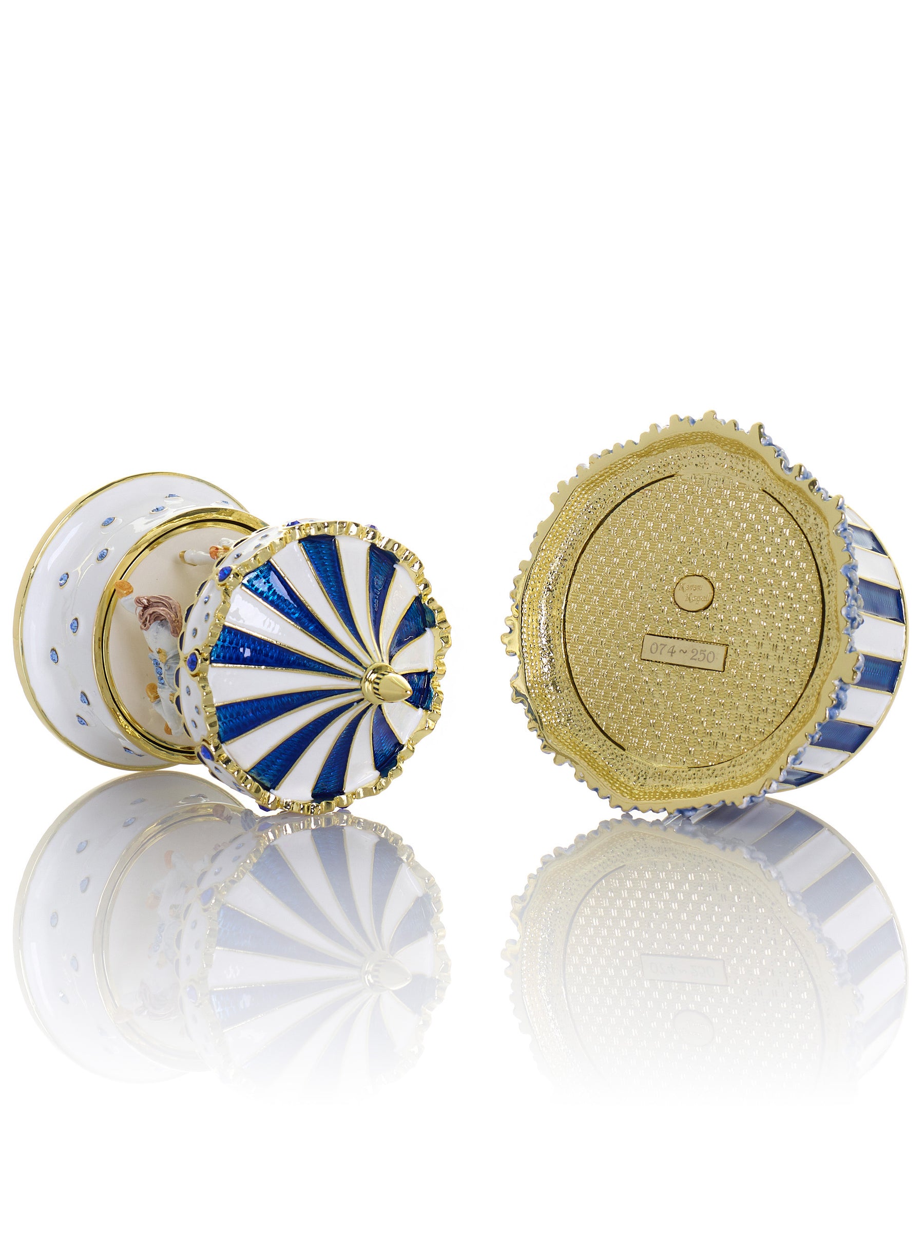 Blaues Faberge-Ei mit Pferdekarussell zum Aufziehen