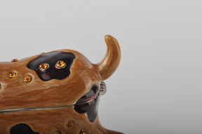 Keren Kopal Brown Dog with Red Collar