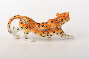 Keren Kopal Cheetah on the Hunt