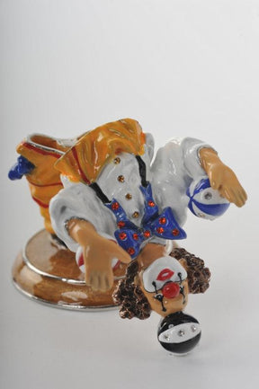Keren Kopal Circus Clown Juggling