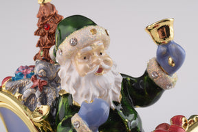 Keren Kopal Santa in Carriage