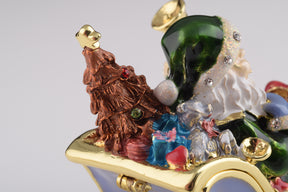 Keren Kopal Santa in Carriage