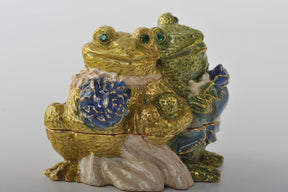 Keren Kopal Just Married Frog Couple