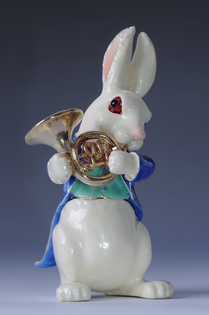 Keren Kopal Rabbit playing the Horn