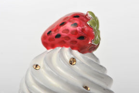 Keren Kopal Red Velvet Cupcake with Strawberry
