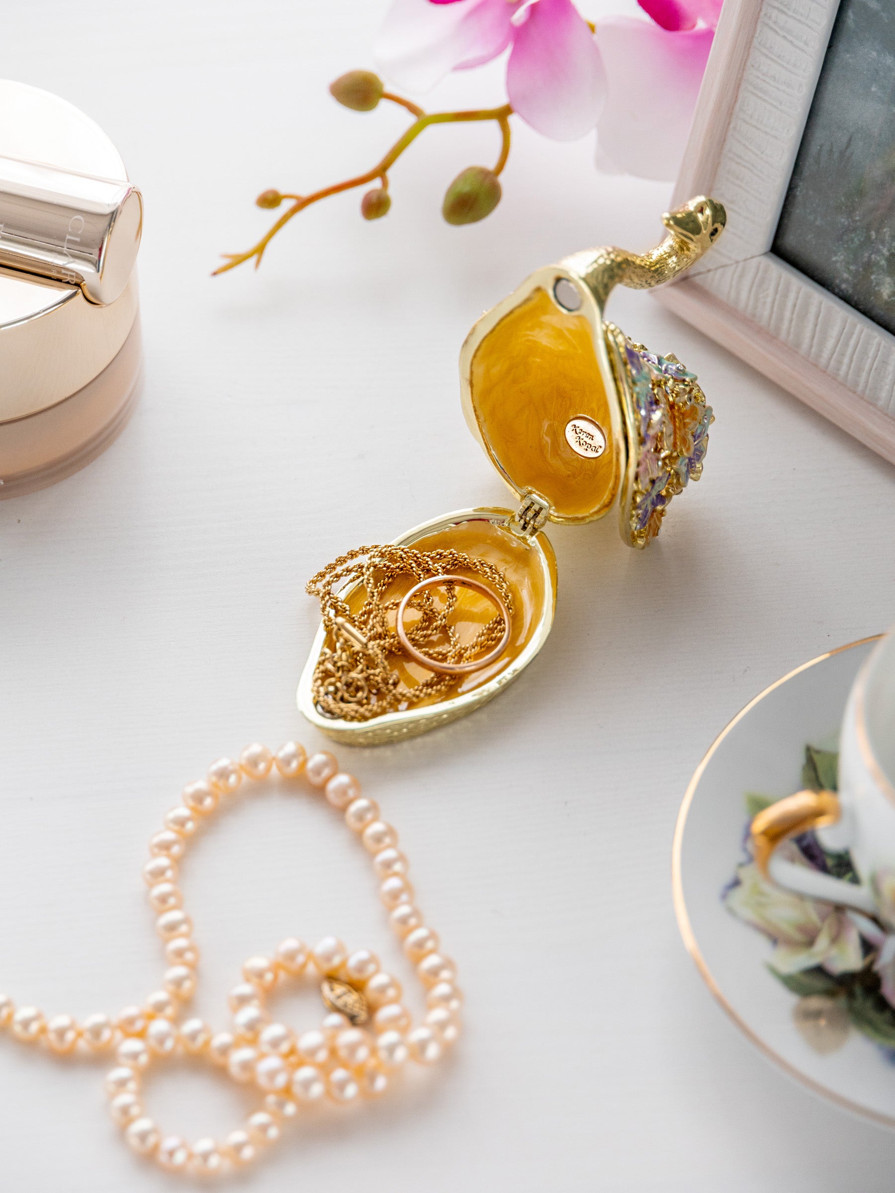 Keren Kopal Golden Swan Decorated with Butterflies
