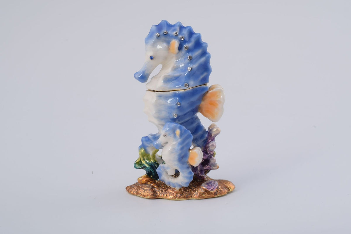 Keren Kopal Seahorse with a Baby Seahorse