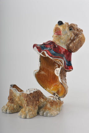 Keren Kopal Sitting Dog