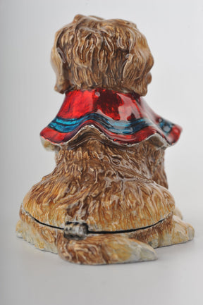 Keren Kopal Sitting Dog