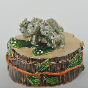 Keren Kopal Three Elephants on Tree Trunk